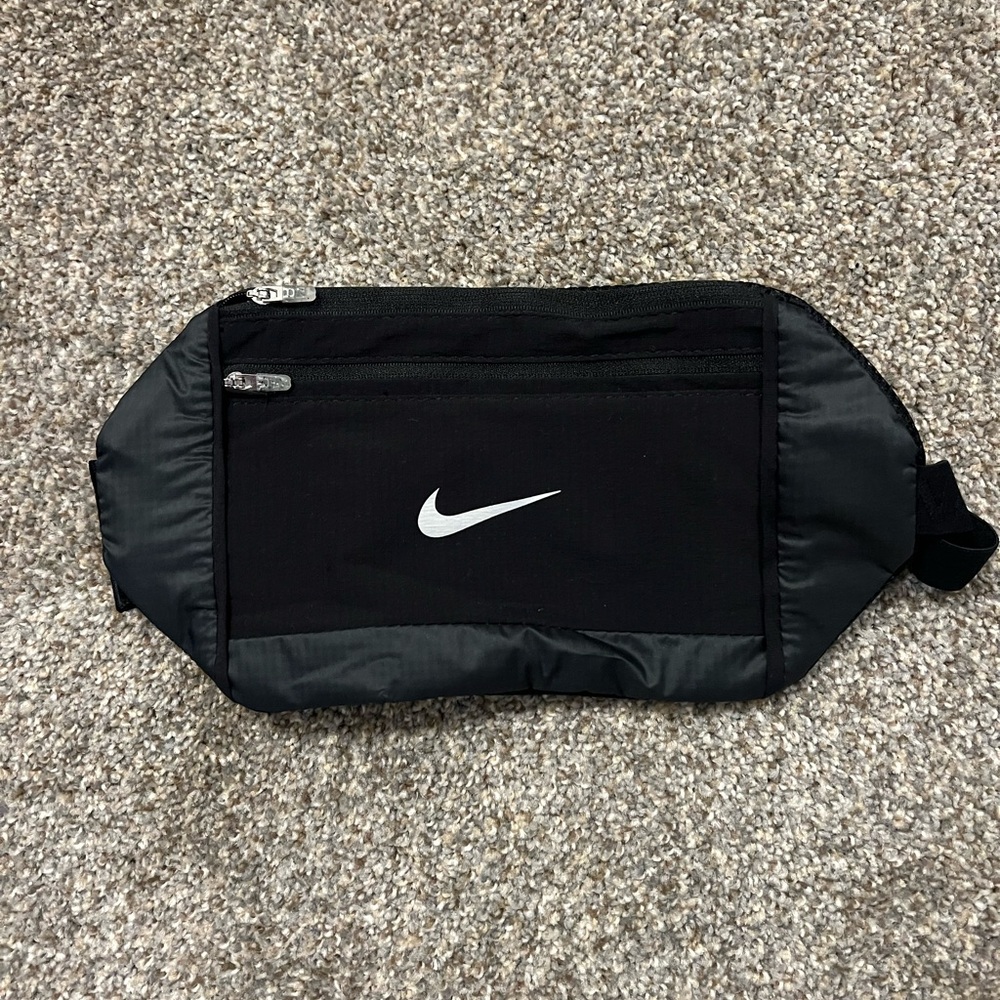 Nike Black Belt Bag Sleek Sporty Design